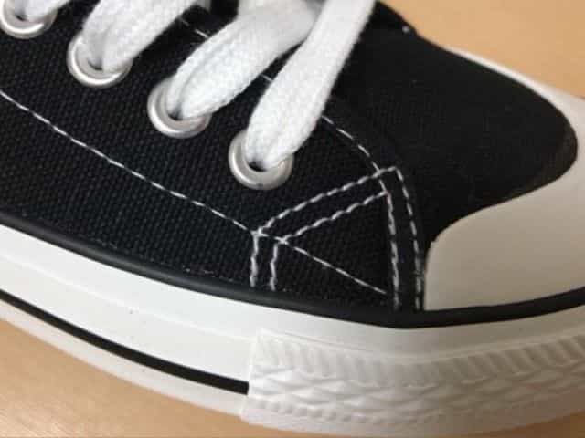 ワークマンプラス(WORKMAN Plus)のWクッションキャンバスシューズのおすすめの理由は裁縫もしっかり仕上げてあり糸もキレイに揃っている